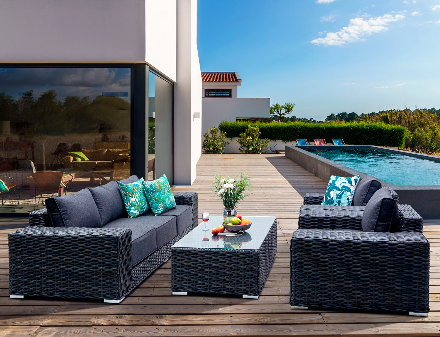 Комплект мебели из ротанга OUTDOOR Мадейра (3-местный диван, 2 кресла, стол), широкое плетение